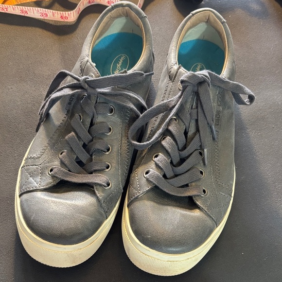 Taos Footwear Shoes - Taos Leather Sneakers shoes 8.5